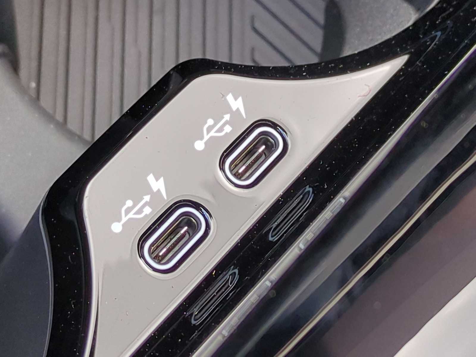 Thumbnail: 2025 BMW 5 Series - 33