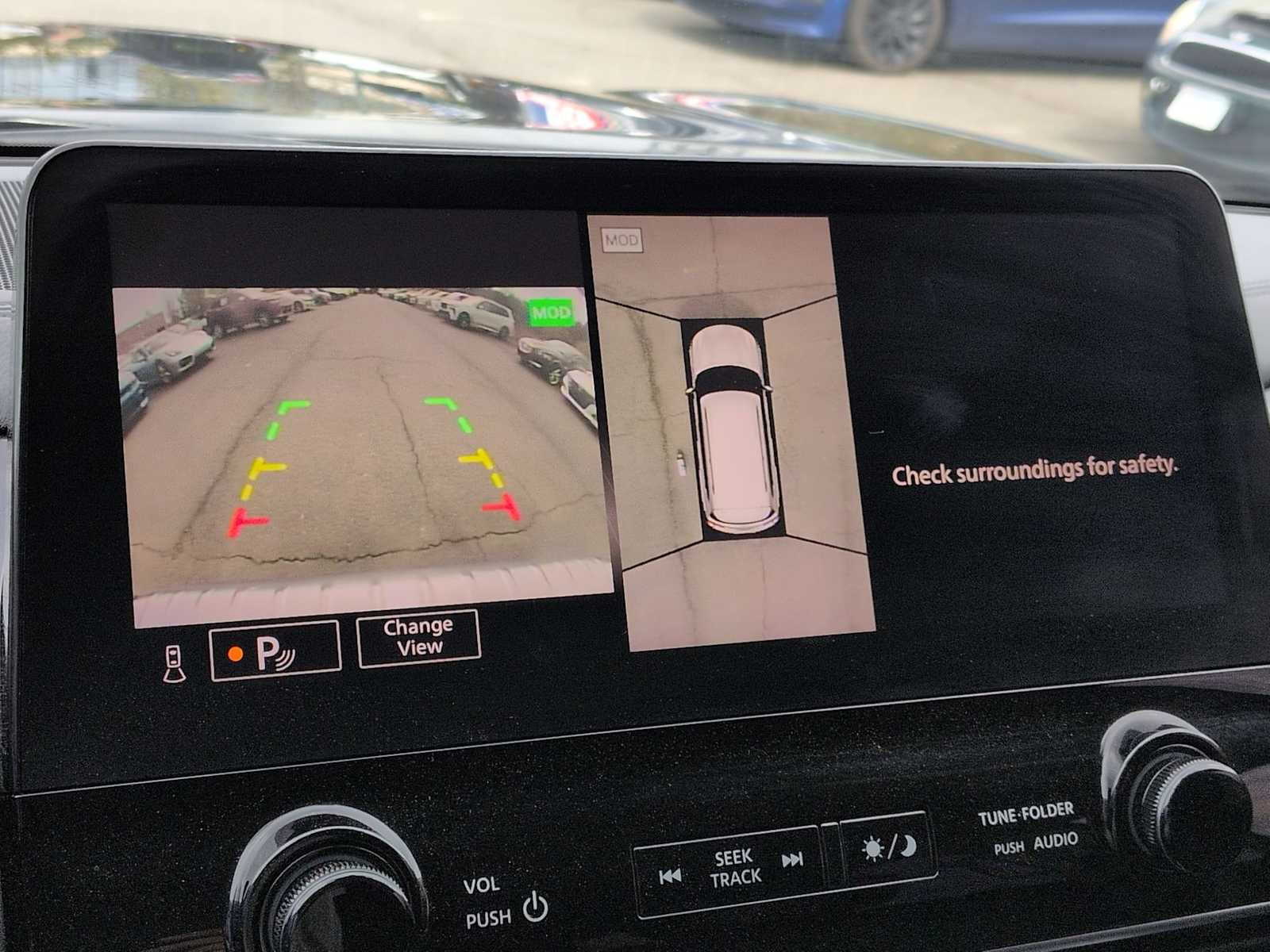 Thumbnail: 2022 INFINITI QX80 - 32