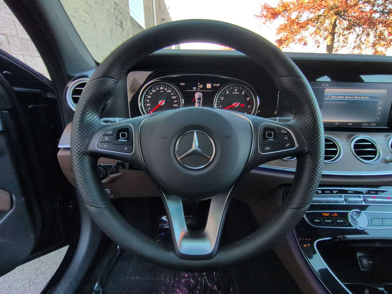 Thumbnail: 2017 Mercedes-Benz E-Class - 25