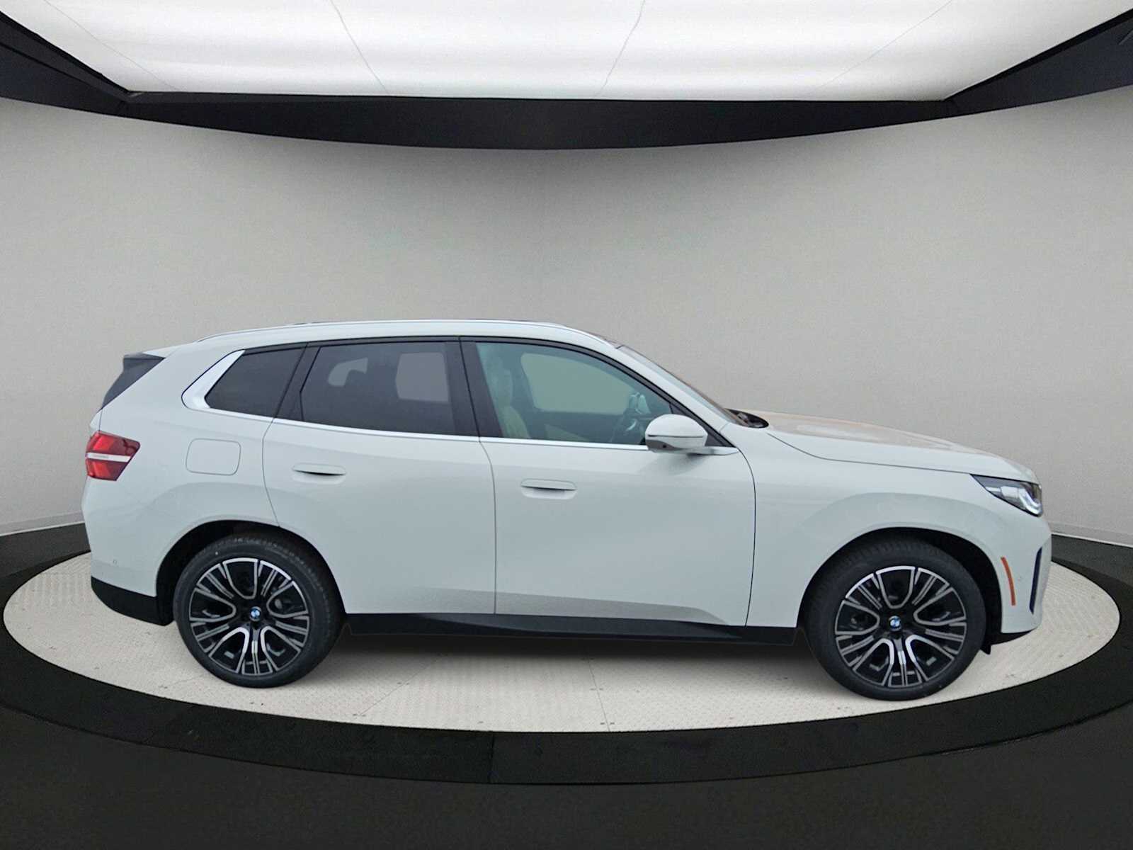 Thumbnail: 2026 BMW X3 - 3