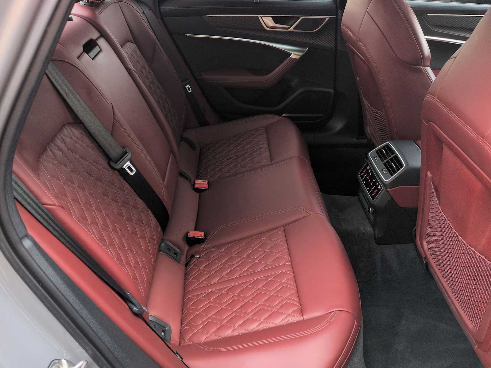 Thumbnail: 2022 Audi S6 - 21