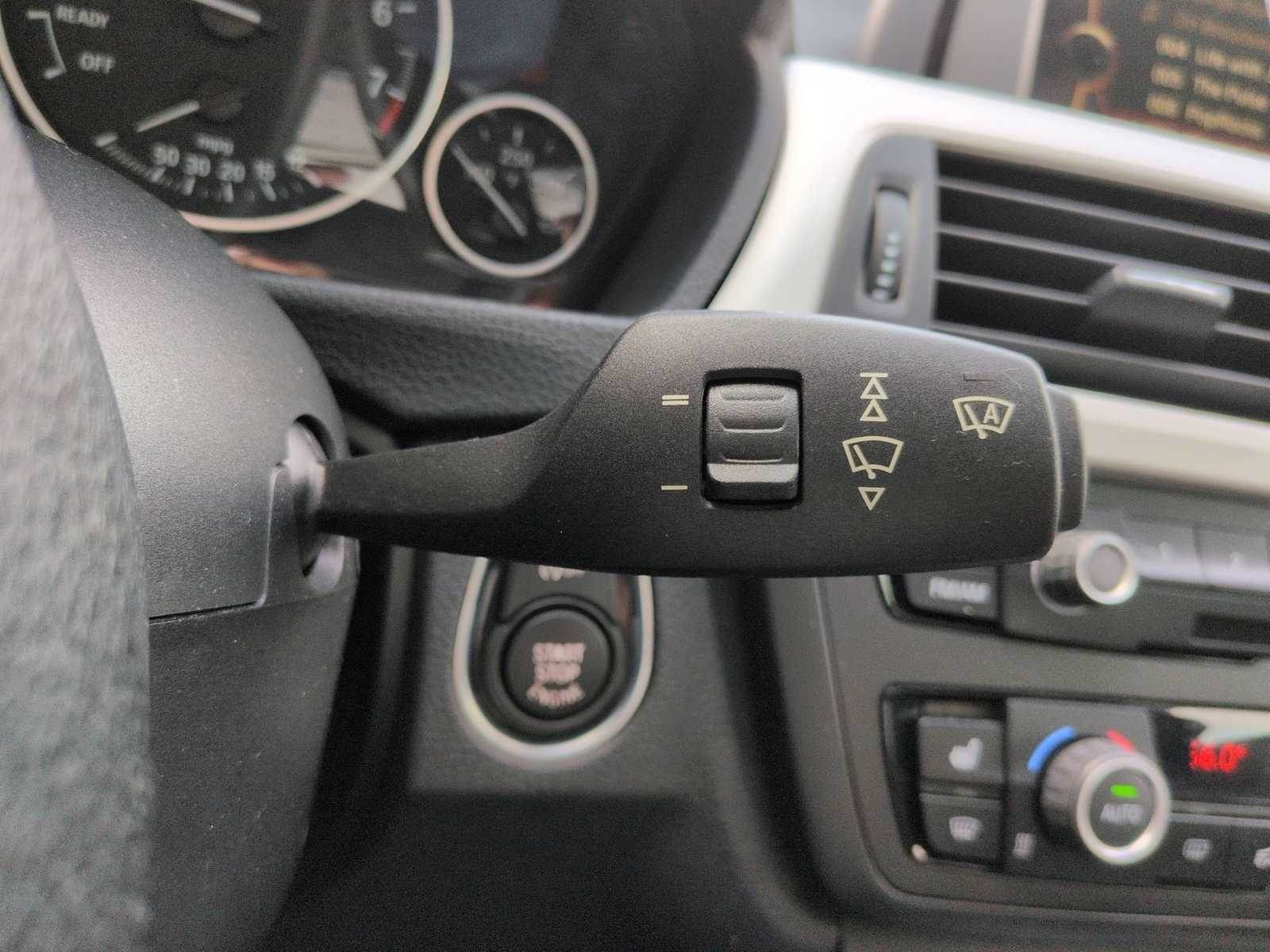 Thumbnail: 2013 BMW 3 Series - 28