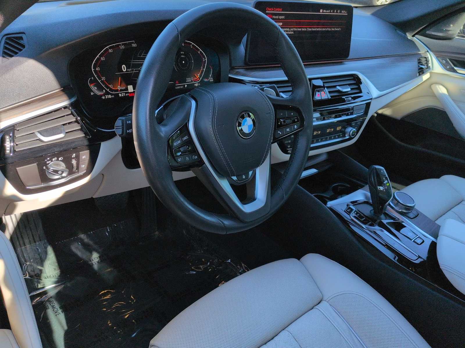 Thumbnail: 2023 BMW 5 Series - 10