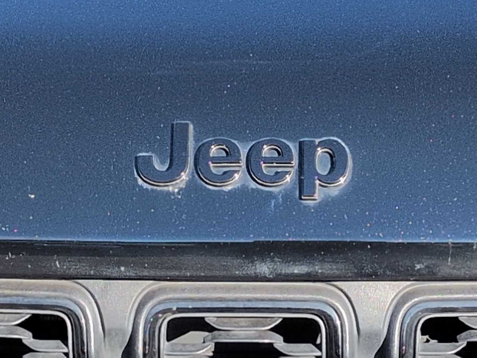 Thumbnail: 2023 Jeep Grand Cherokee - 10