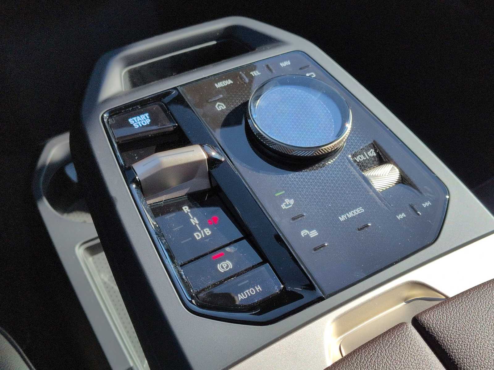 Thumbnail: 2026 BMW iX - 34