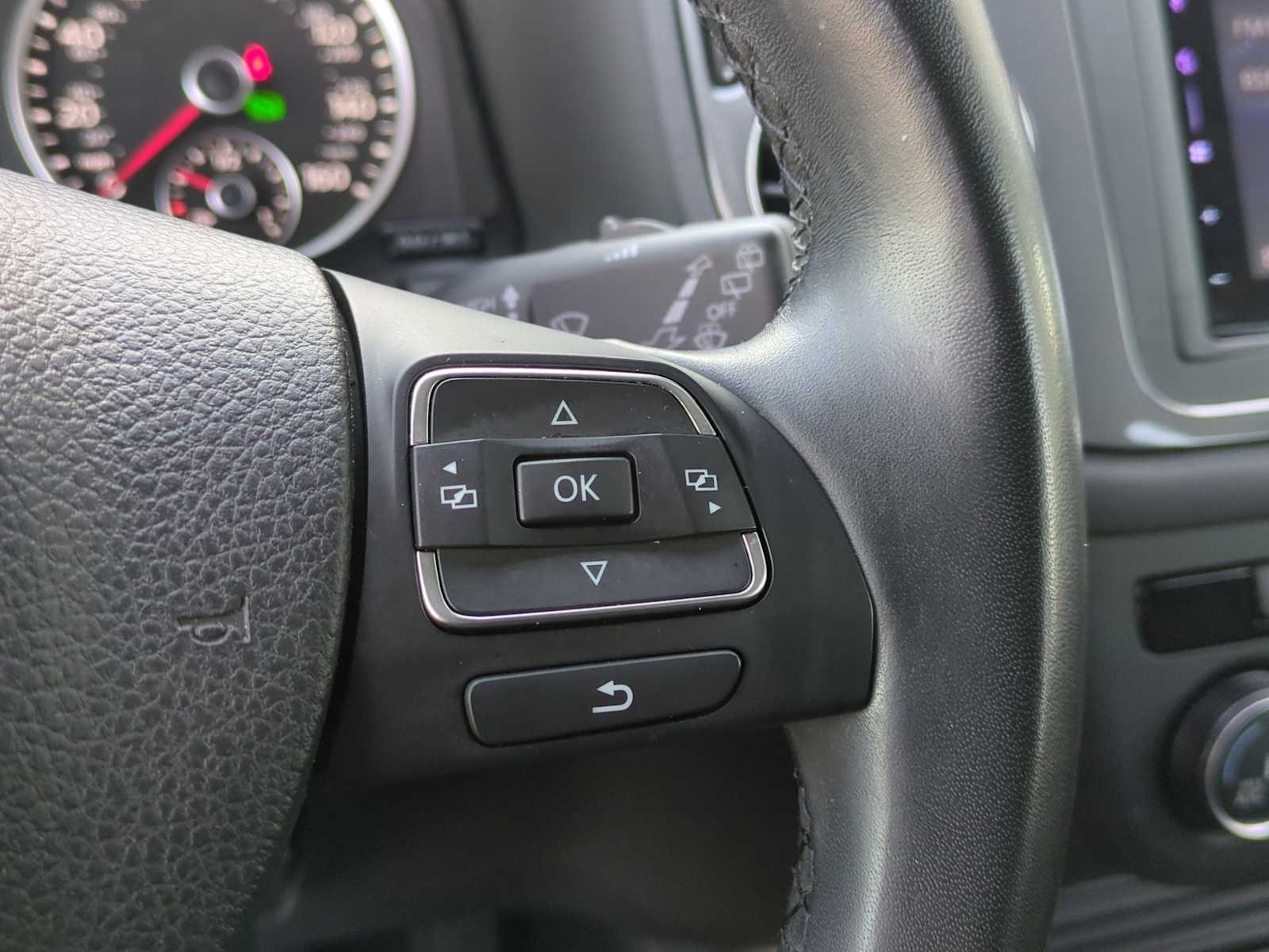 Thumbnail: 2017 Volkswagen Tiguan - 23