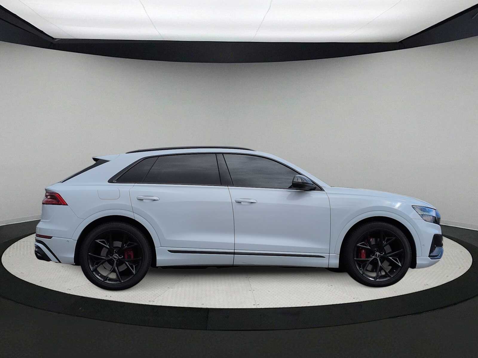 Thumbnail: 2023 Audi SQ8 - 9