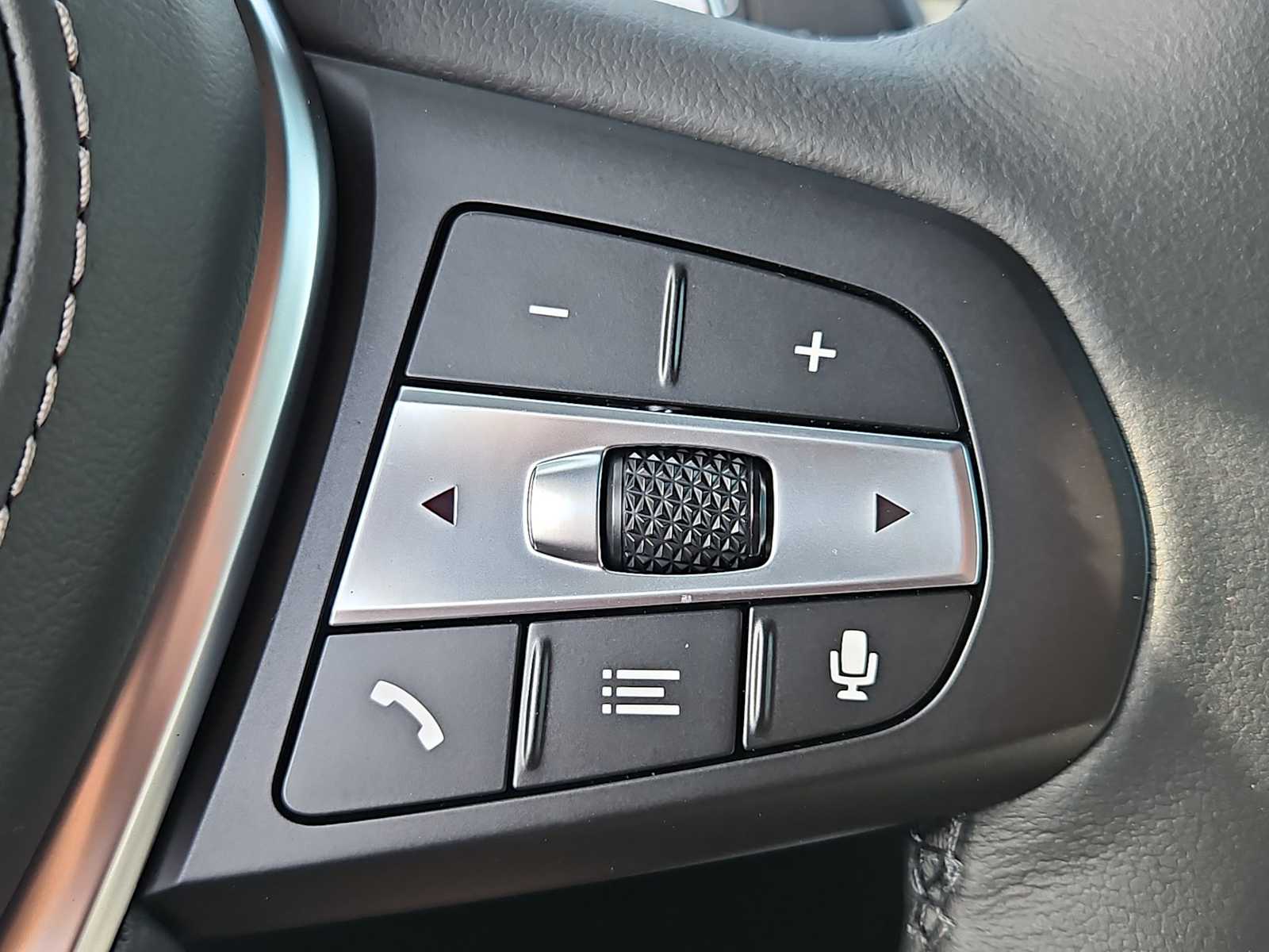 Thumbnail: 2026 BMW X5 - 23