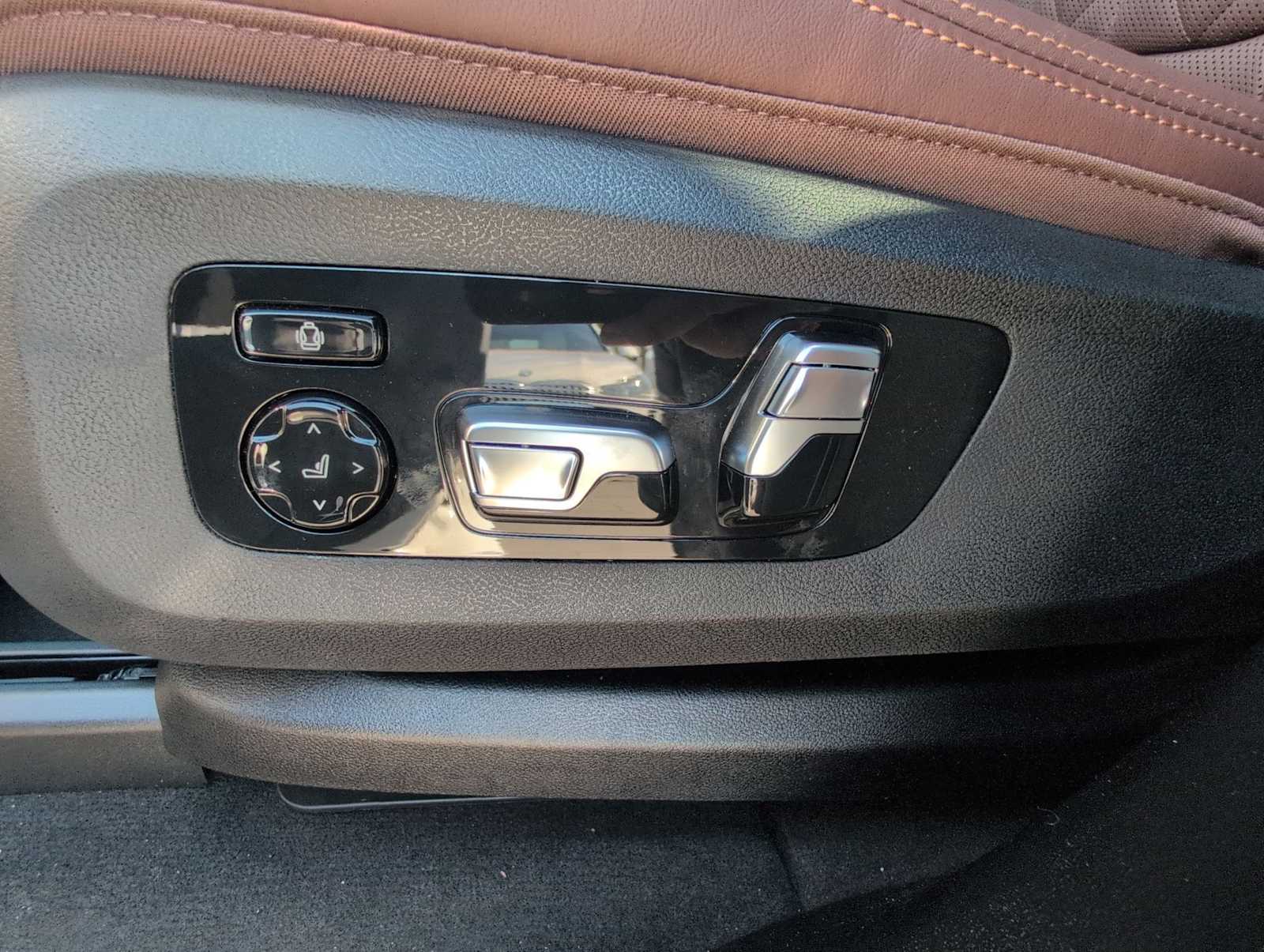 Thumbnail: 2026 BMW X5 - 17