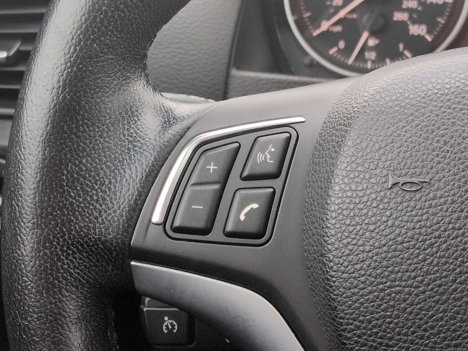 Thumbnail: 2015 BMW X1 - 26