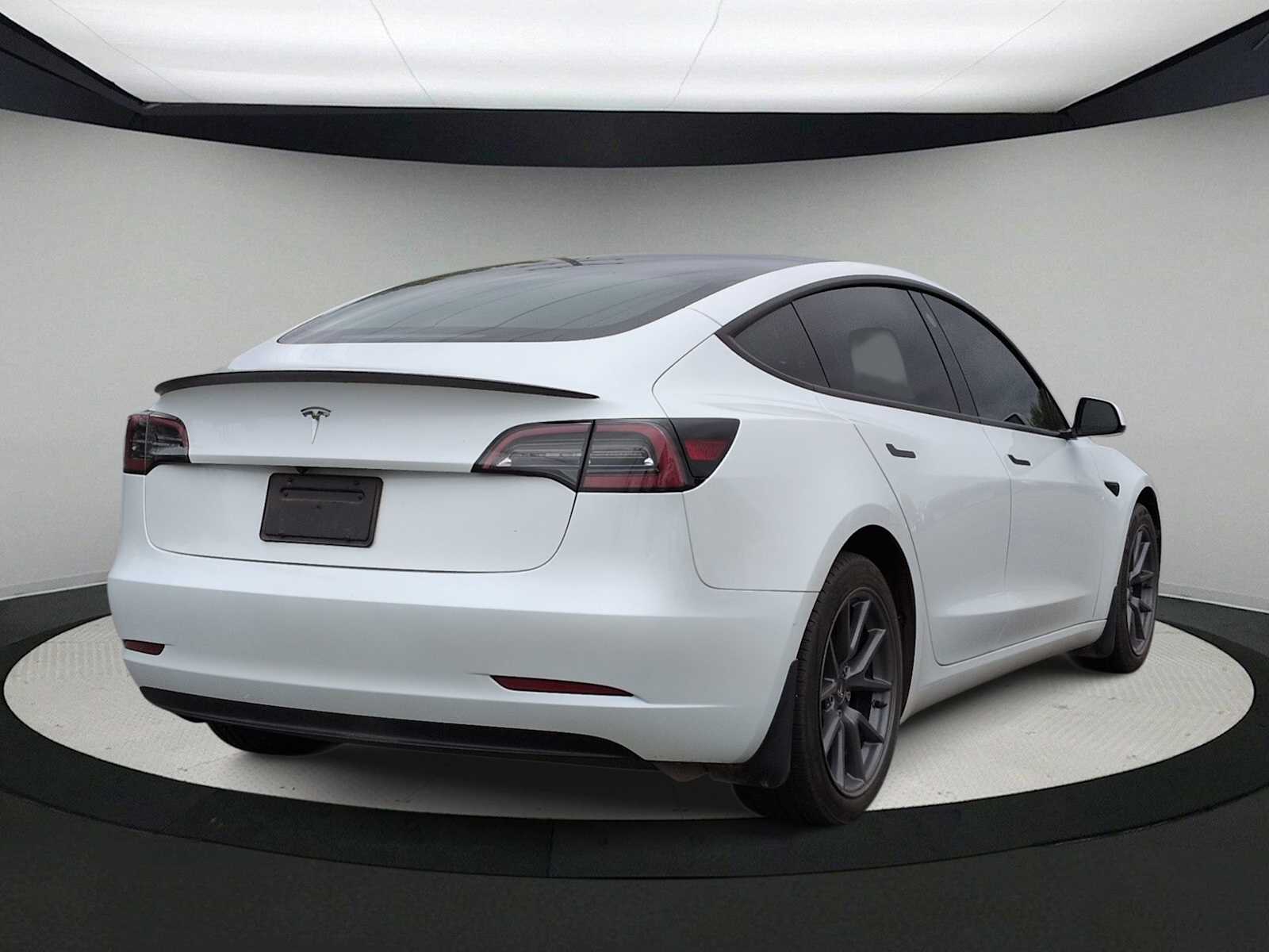 Thumbnail: 2023 Tesla Model 3 - 8