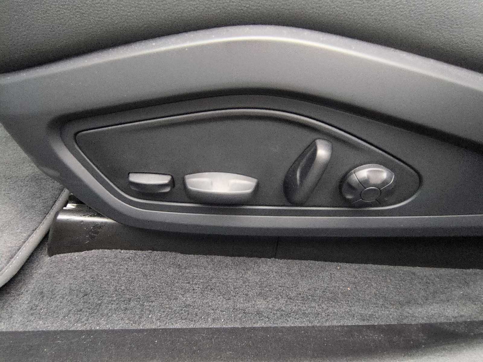 Thumbnail: 2023 Audi e-tron GT - 16