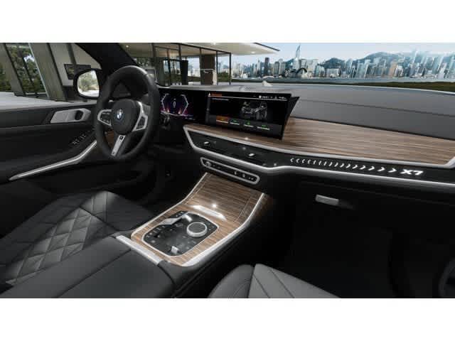 Thumbnail: 2026 BMW X7 - 14