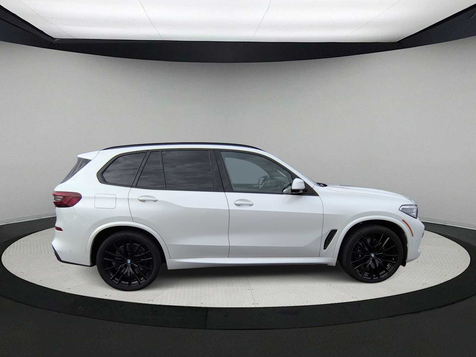 Thumbnail: 2023 BMW X5 - 9