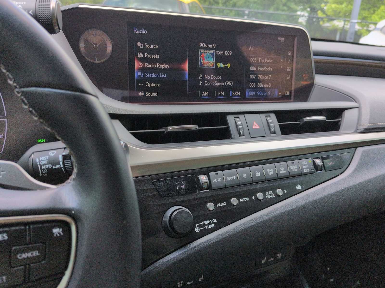 Thumbnail: 2019 Lexus ES - 30