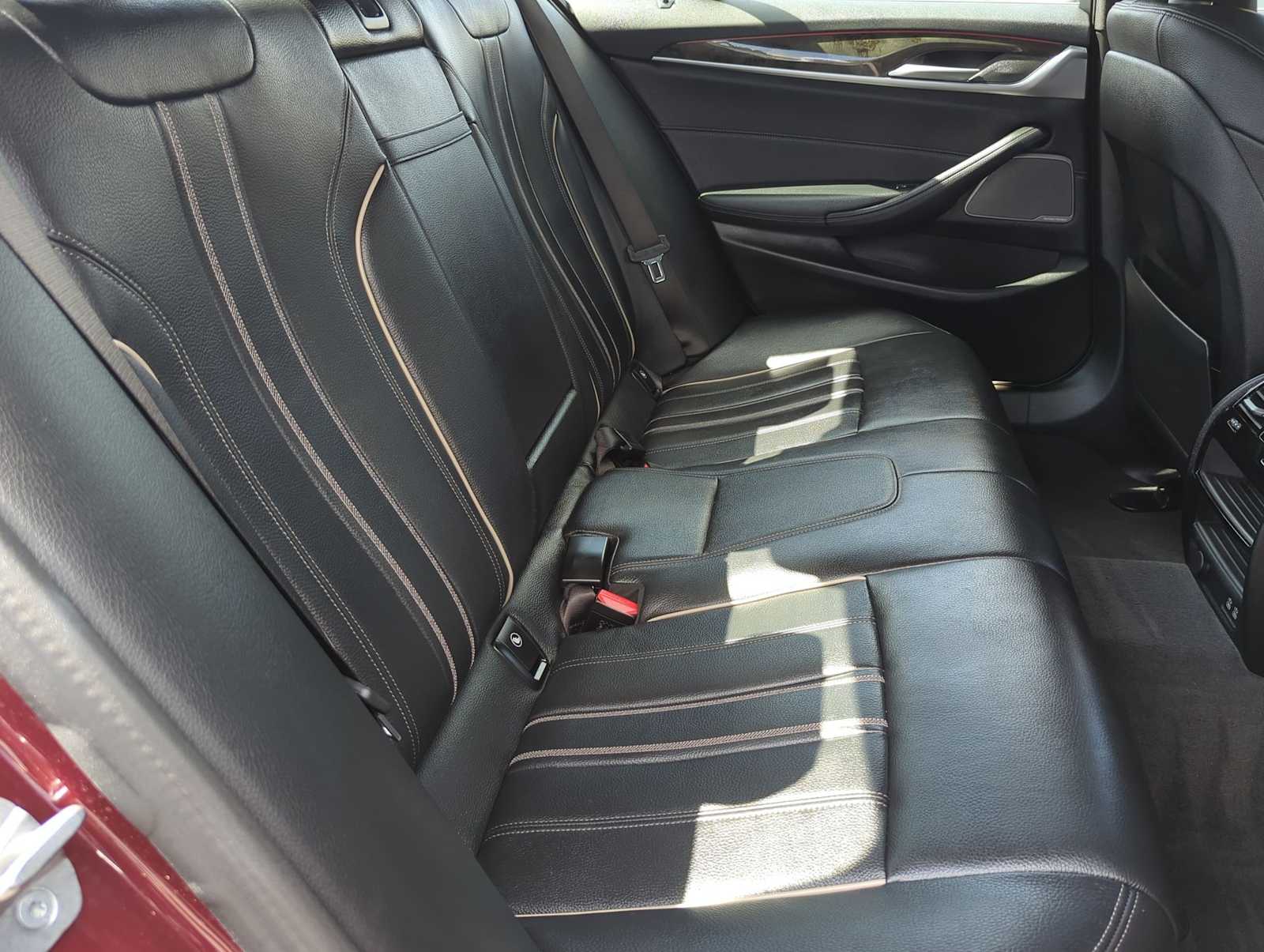 Thumbnail: 2023 BMW 5 Series - 21