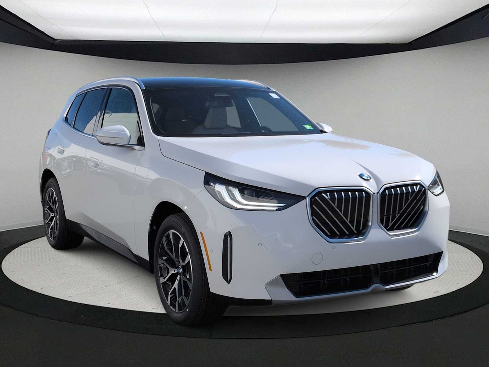 Thumbnail: 2026 BMW X3 - 2