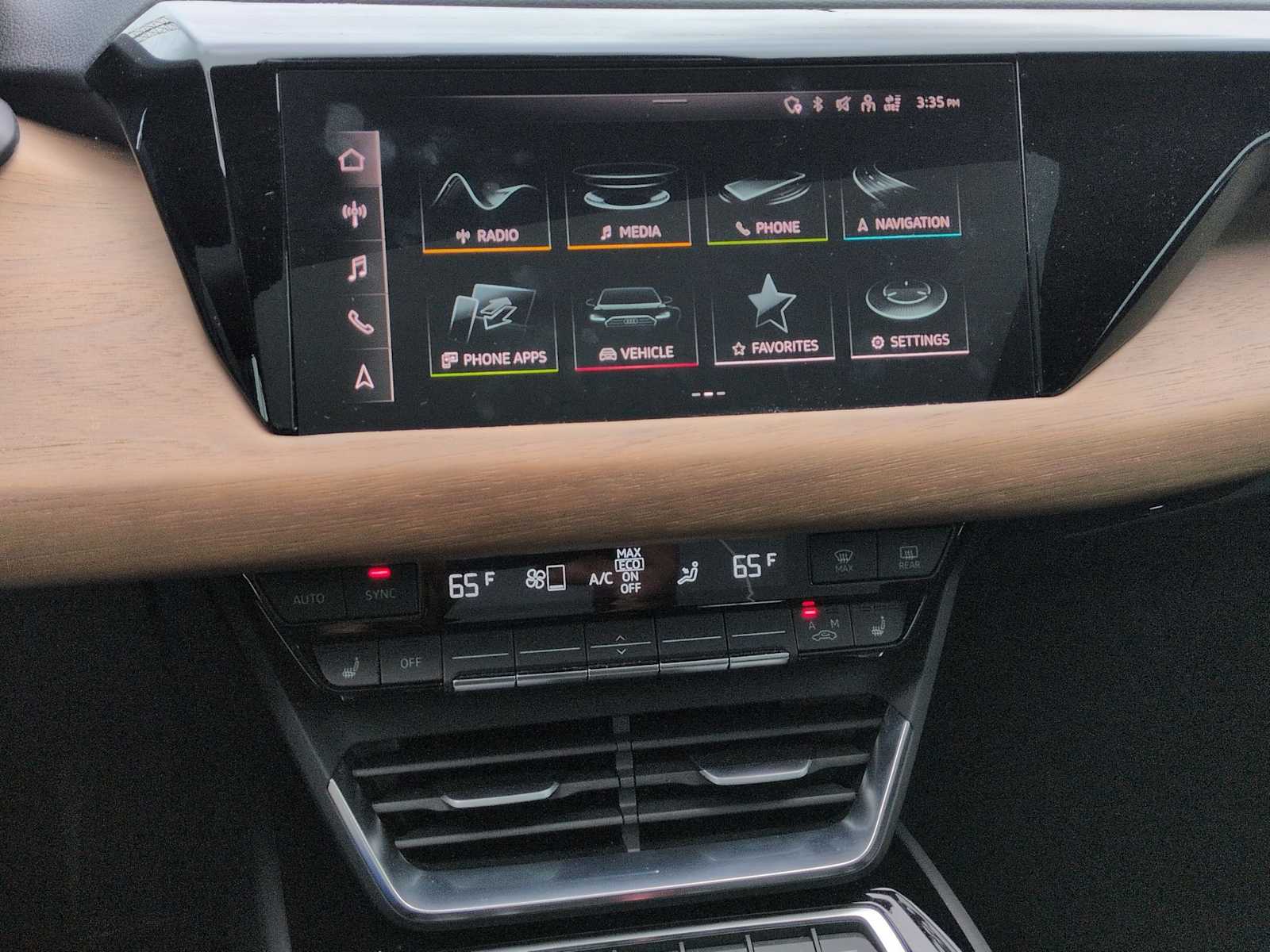 Thumbnail: 2023 Audi e-tron GT - 27