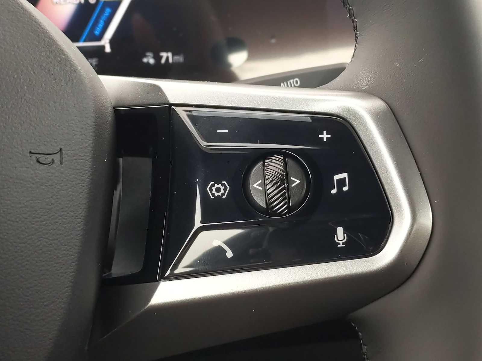 Thumbnail: 2025 BMW i5 - 26