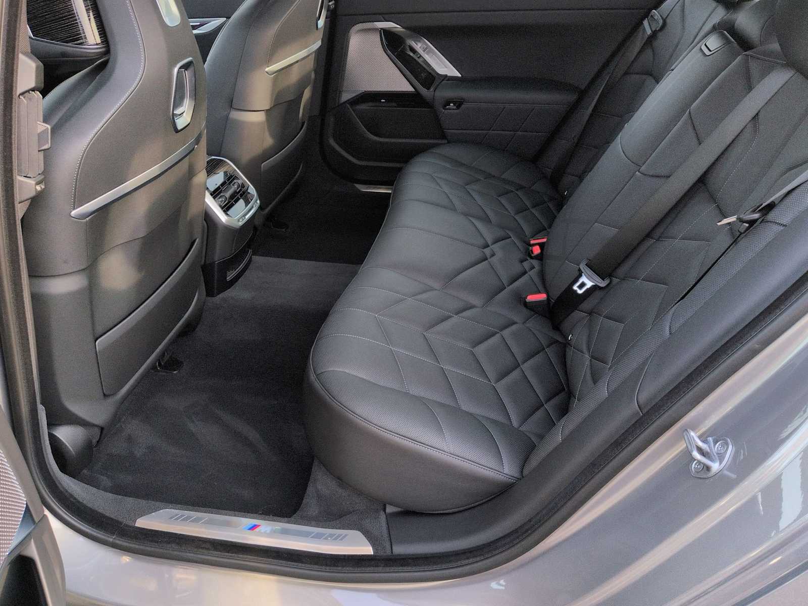 Thumbnail: 2023 BMW 7 Series - 21