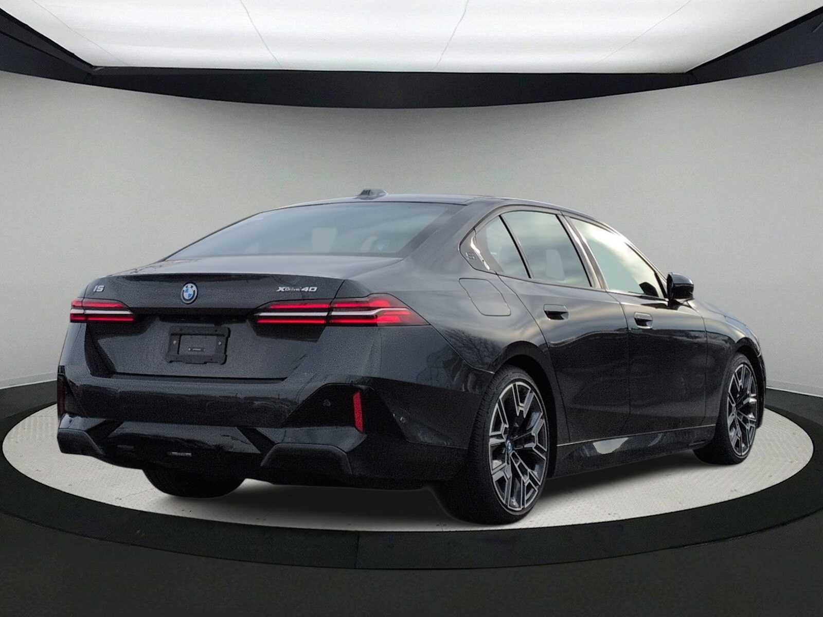 Thumbnail: 2025 BMW i5 - 8