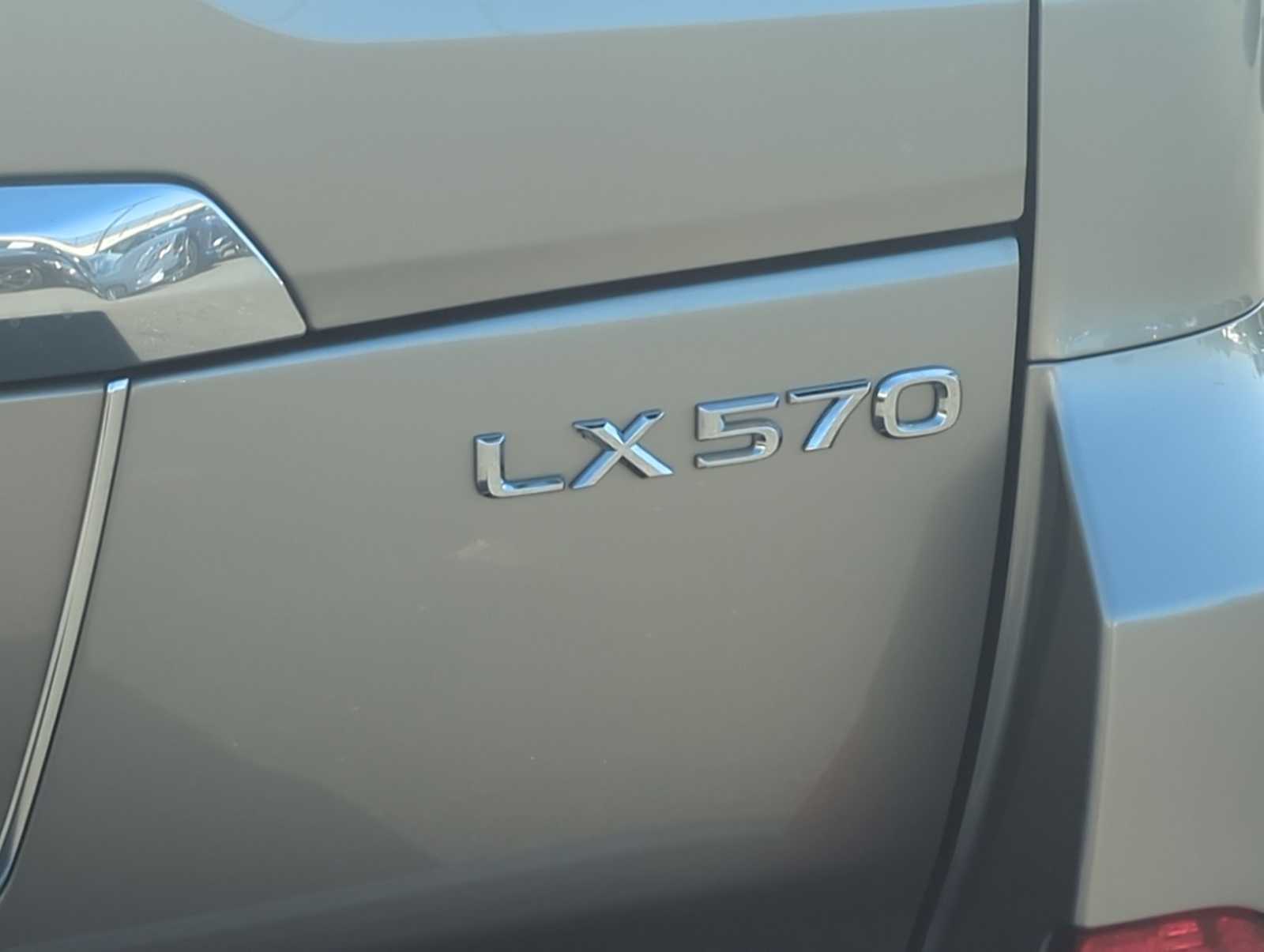 Thumbnail: 2021 Lexus LX - 13