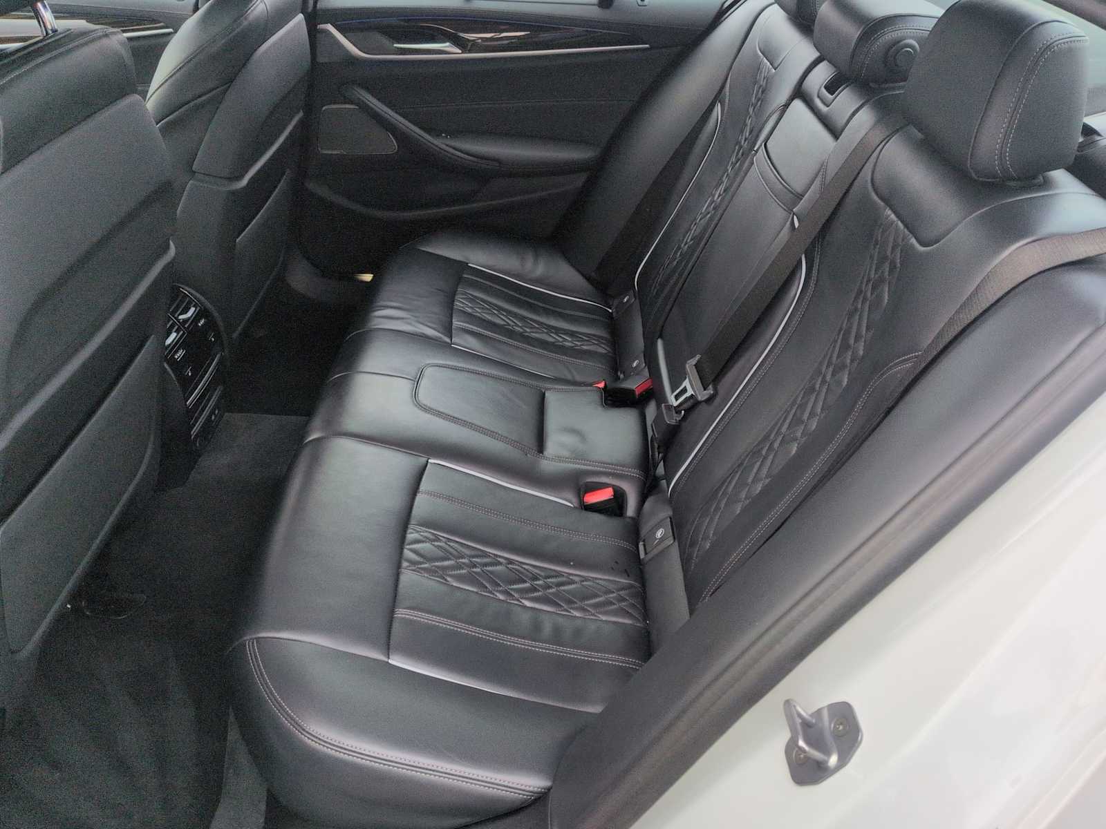 Thumbnail: 2021 BMW 5 Series - 20