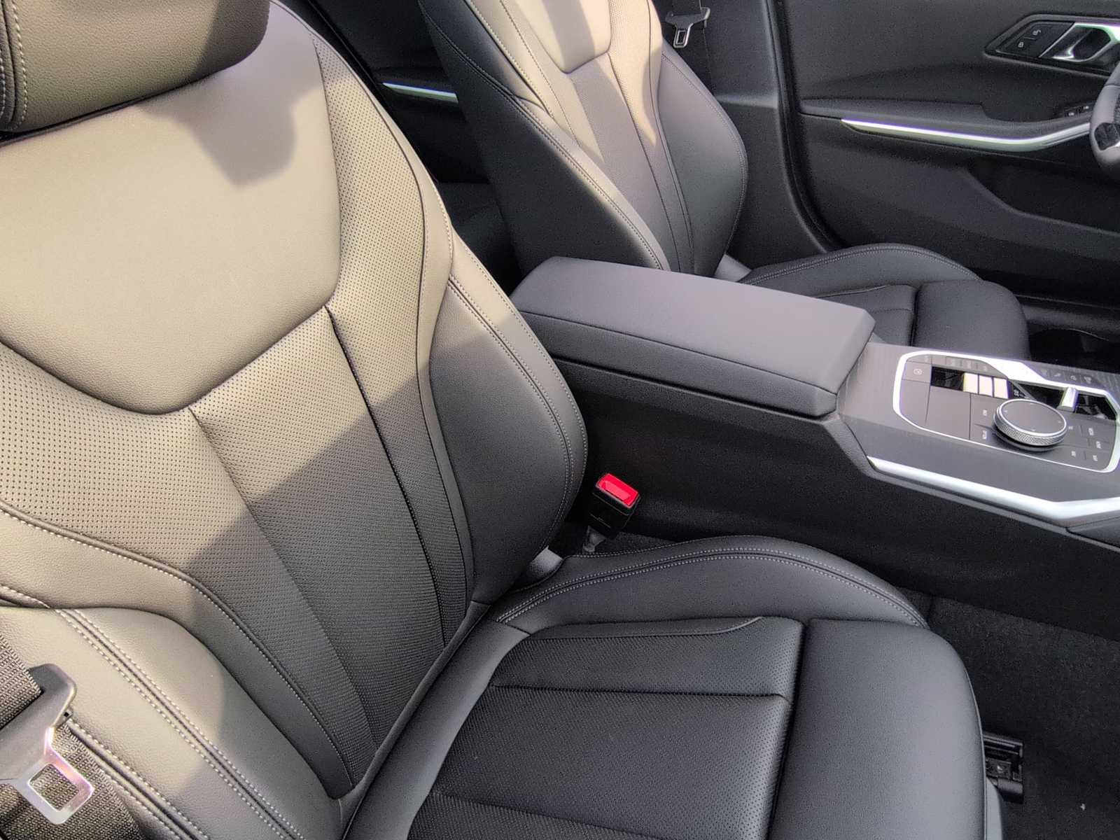 Thumbnail: 2026 BMW 3 Series - 24