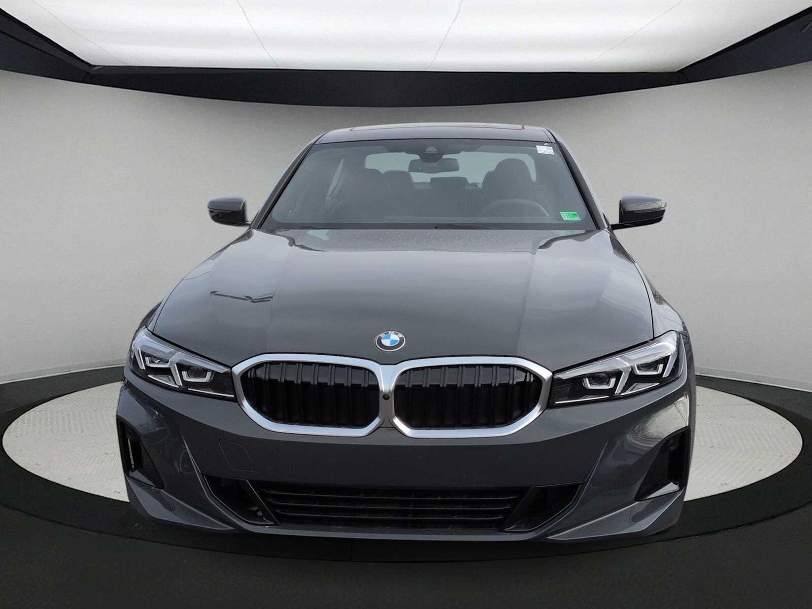 Thumbnail: 2026 BMW 3 Series - 3