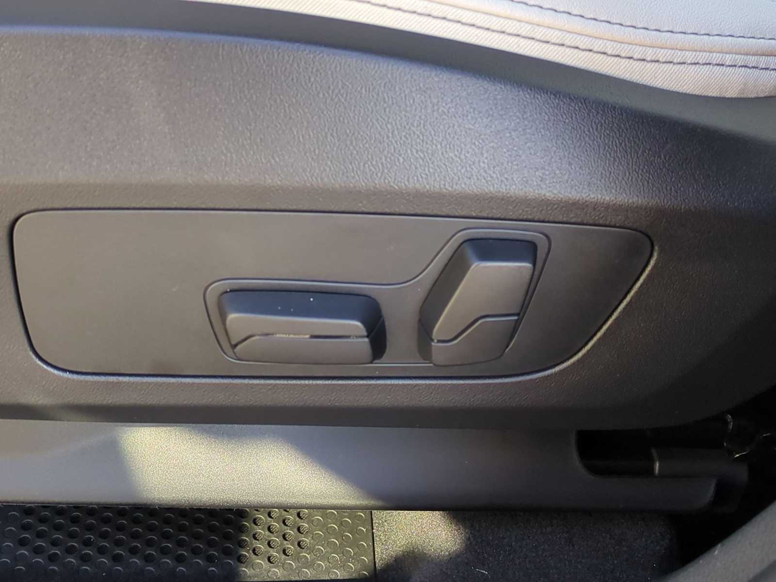 Thumbnail: 2026 BMW X1 - 17