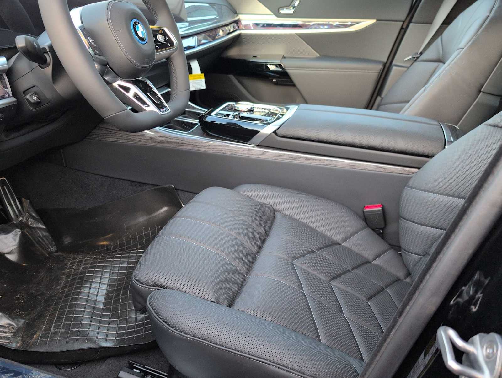 Thumbnail: 2026 BMW 7 Series - 16