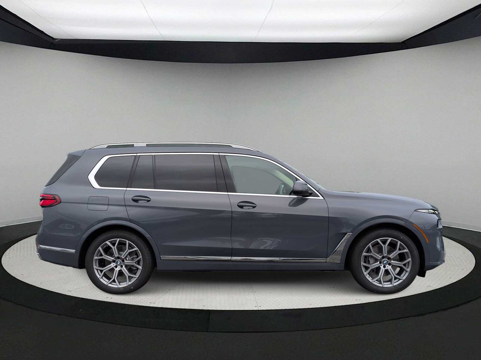 Thumbnail: 2027 BMW X7 - 9