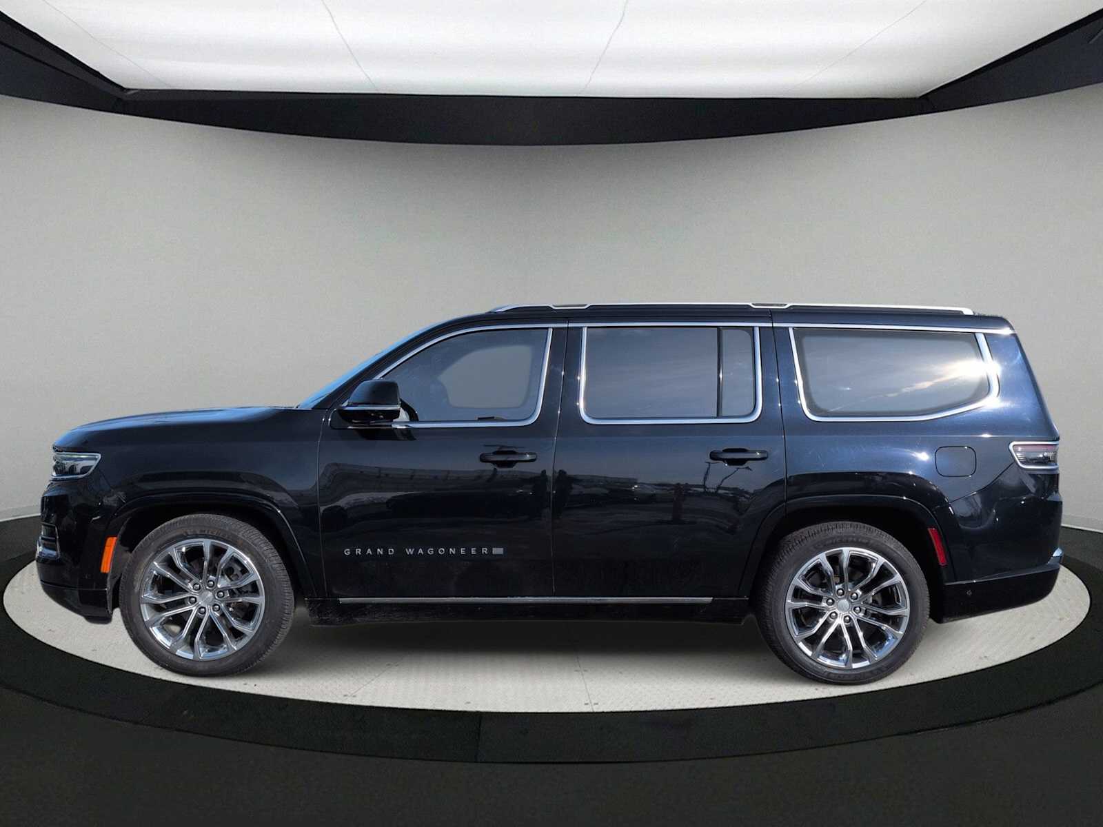 Thumbnail: 2023 Jeep Grand Wagoneer - 5