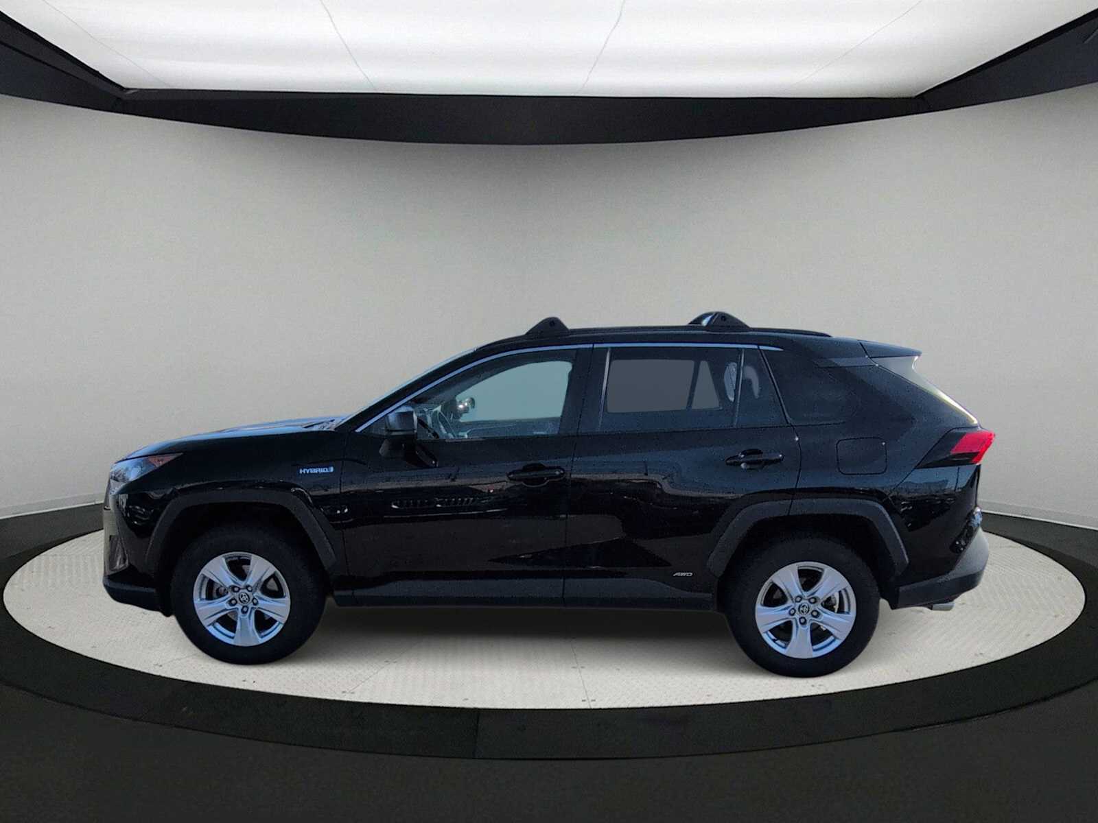 Thumbnail: 2021 Toyota RAV4 - 5