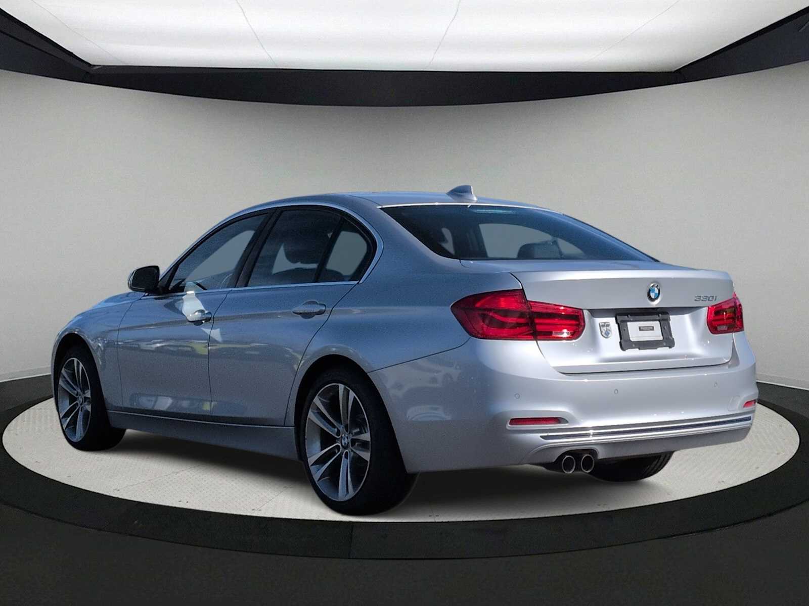 Thumbnail: 2018 BMW 3 Series - 6