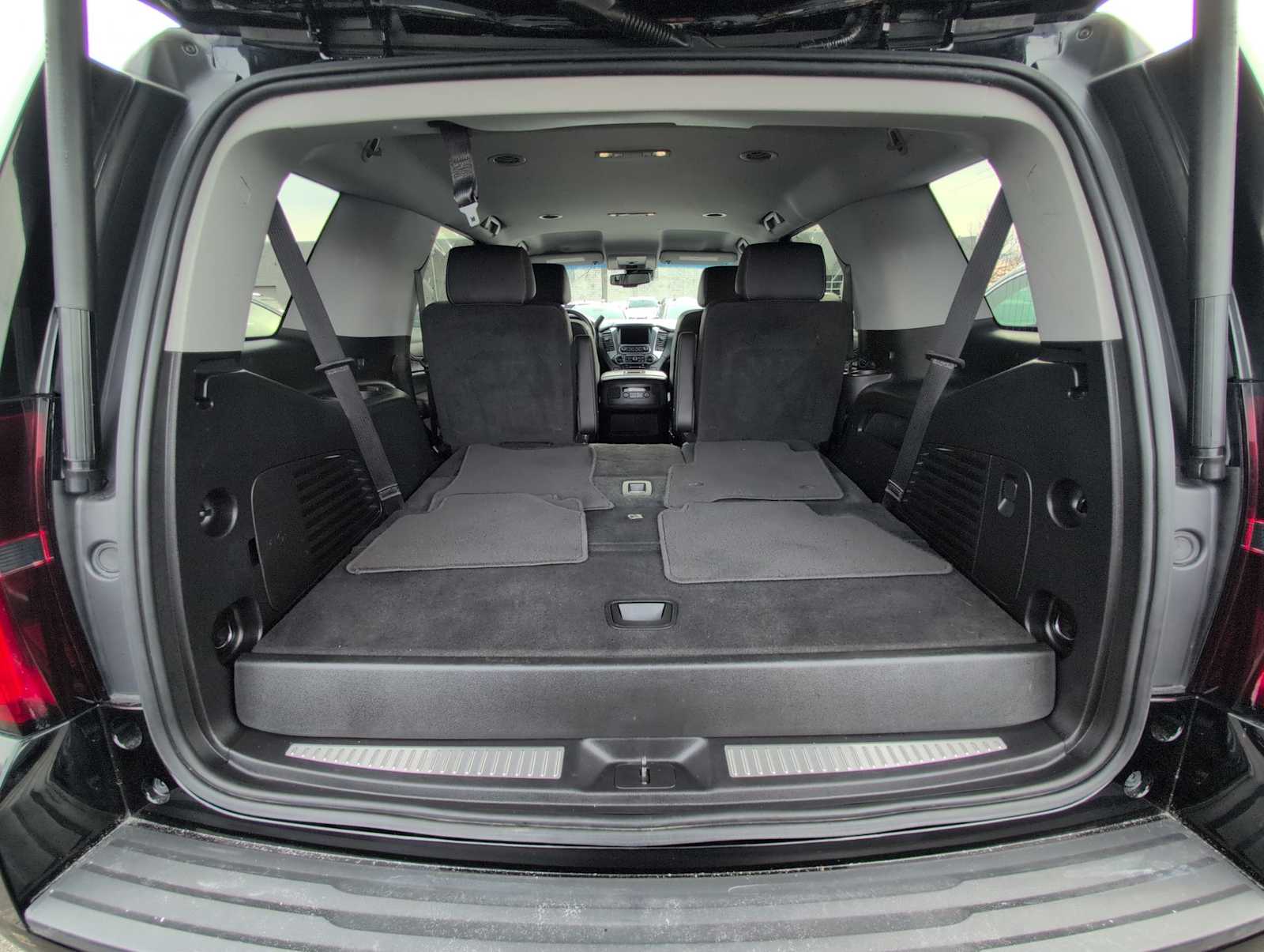 Thumbnail: 2019 Chevrolet Tahoe - 34