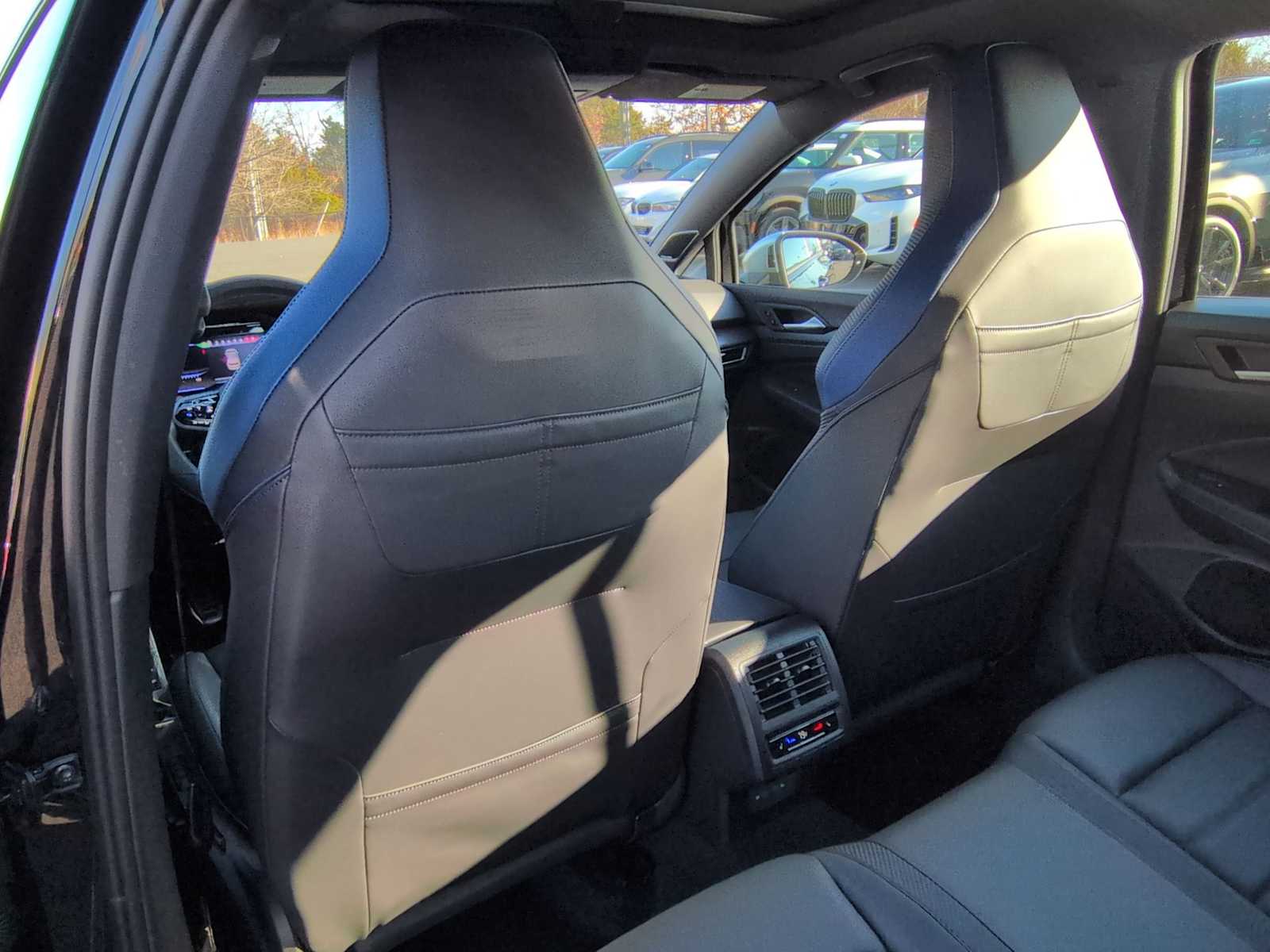 Thumbnail: 2024 Volkswagen Golf - 17