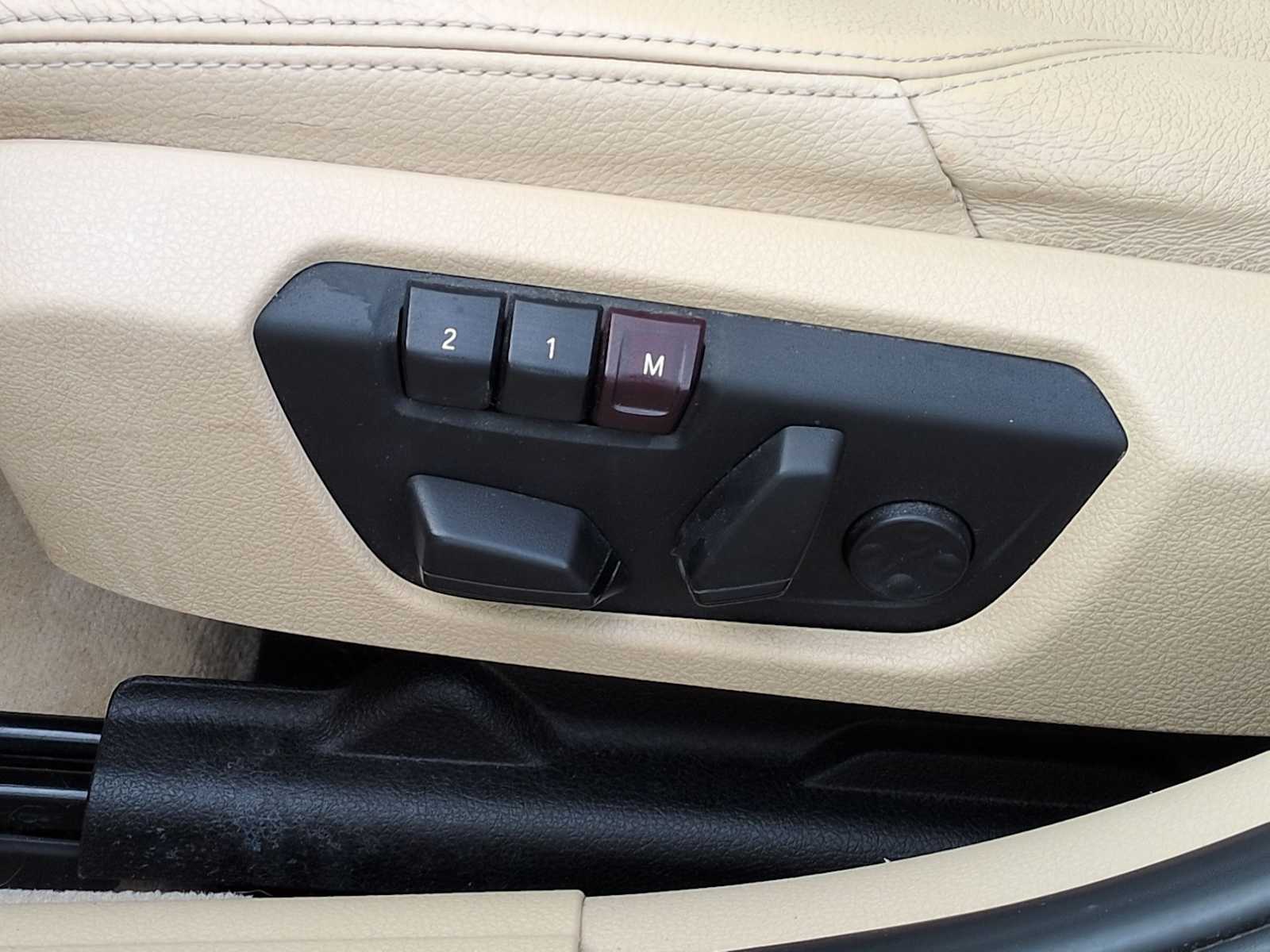 Thumbnail: 2013 BMW 3 Series - 18