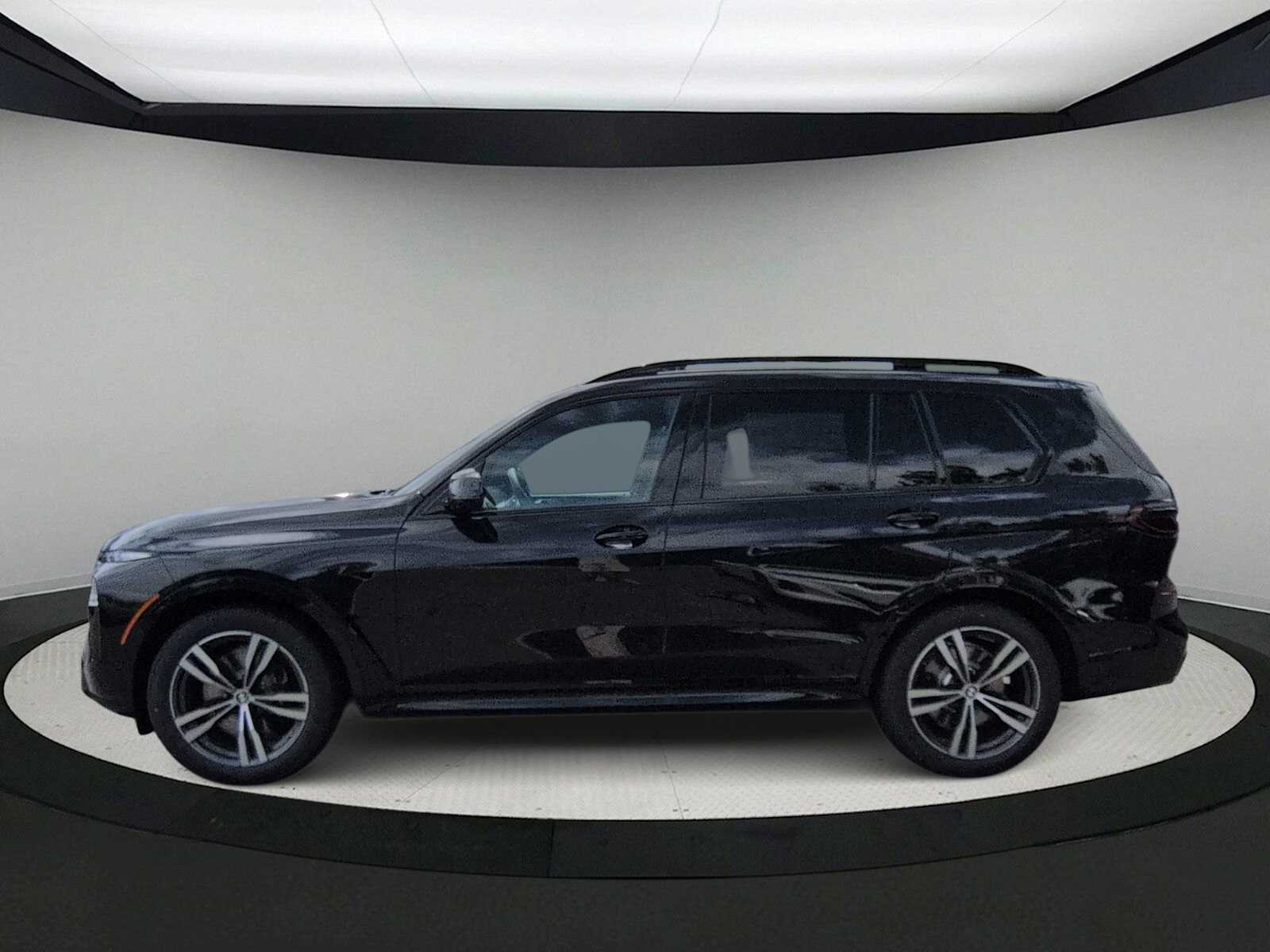 Thumbnail: 2027 BMW X7 - 5