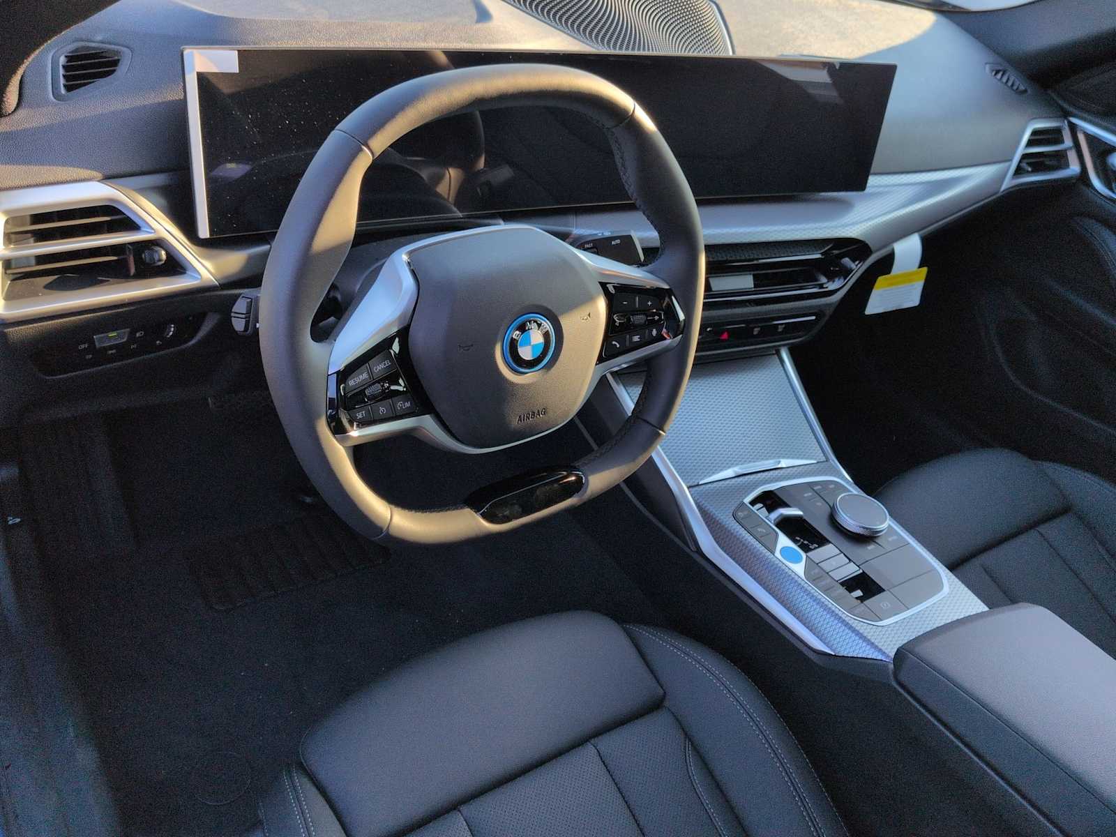 Thumbnail: 2026 BMW i4 - 10