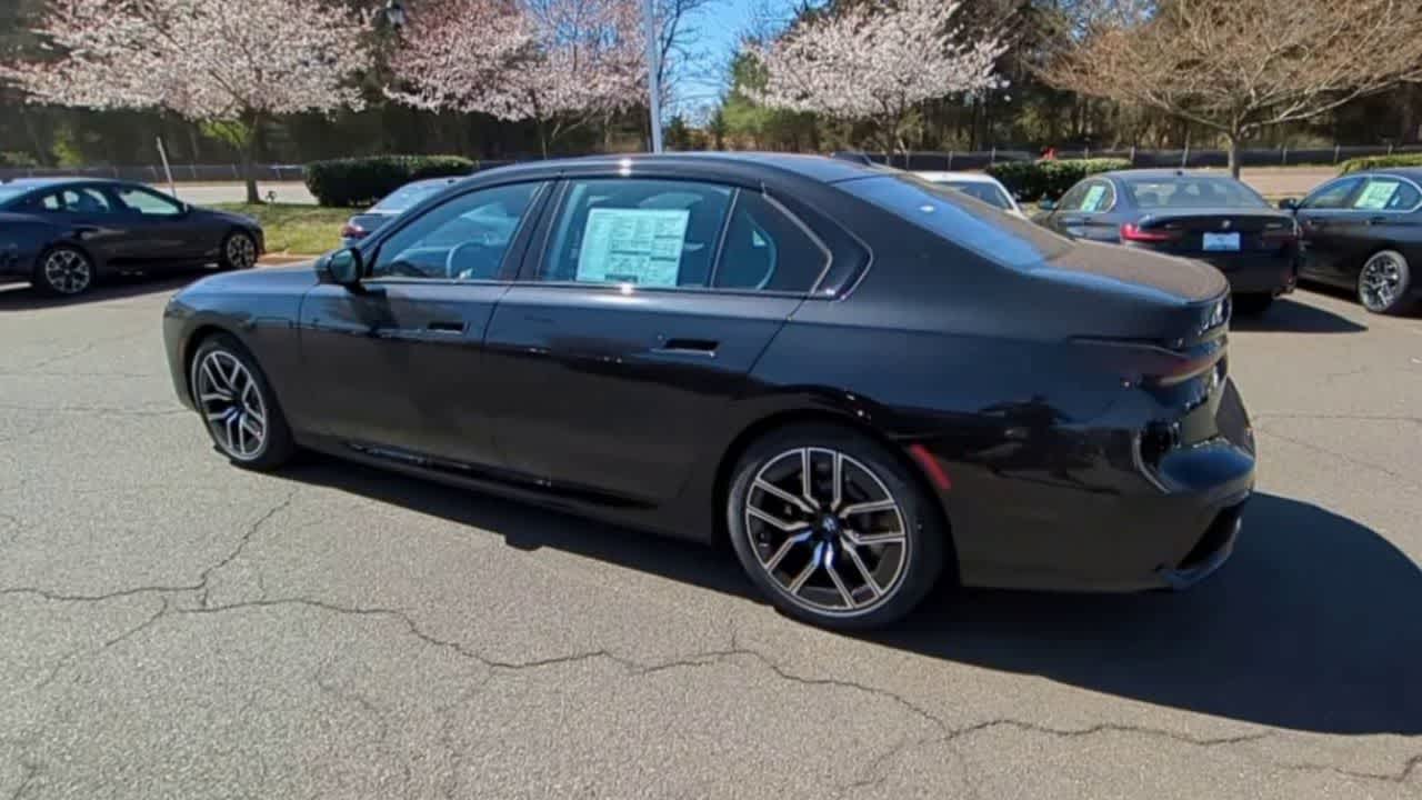 Thumbnail: 2025 BMW 7 Series - 6