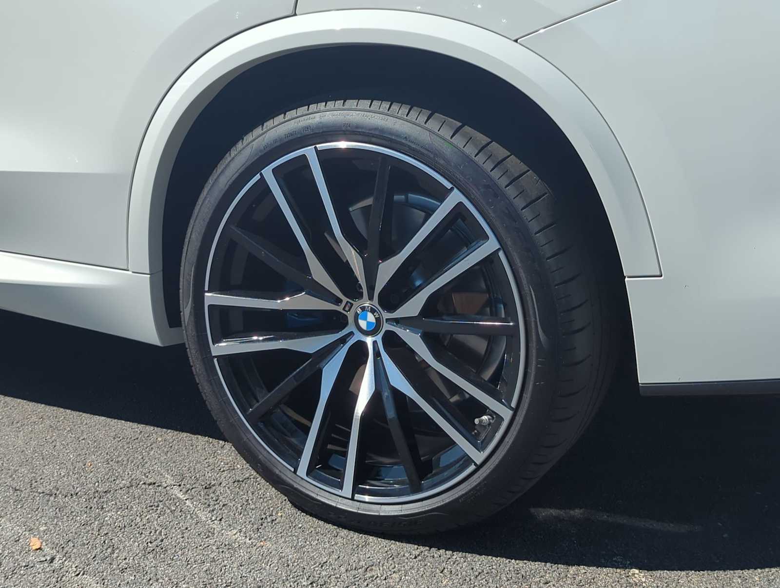 Thumbnail: 2025 BMW X5 - 13