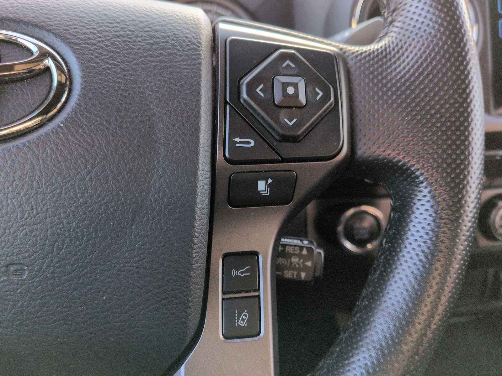 Thumbnail: 2019 Toyota Tacoma - 24