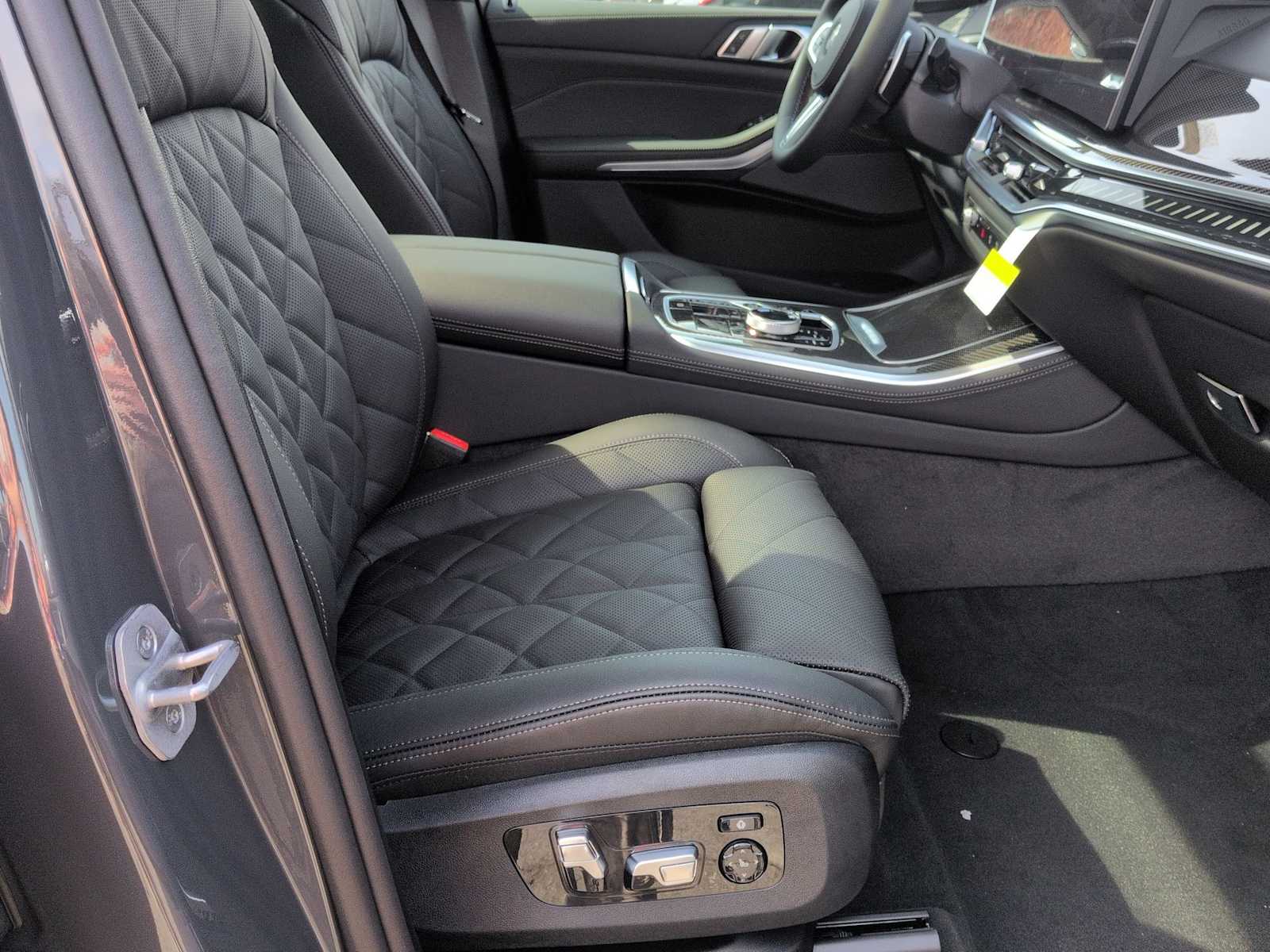 Thumbnail: 2026 BMW X5 - 23