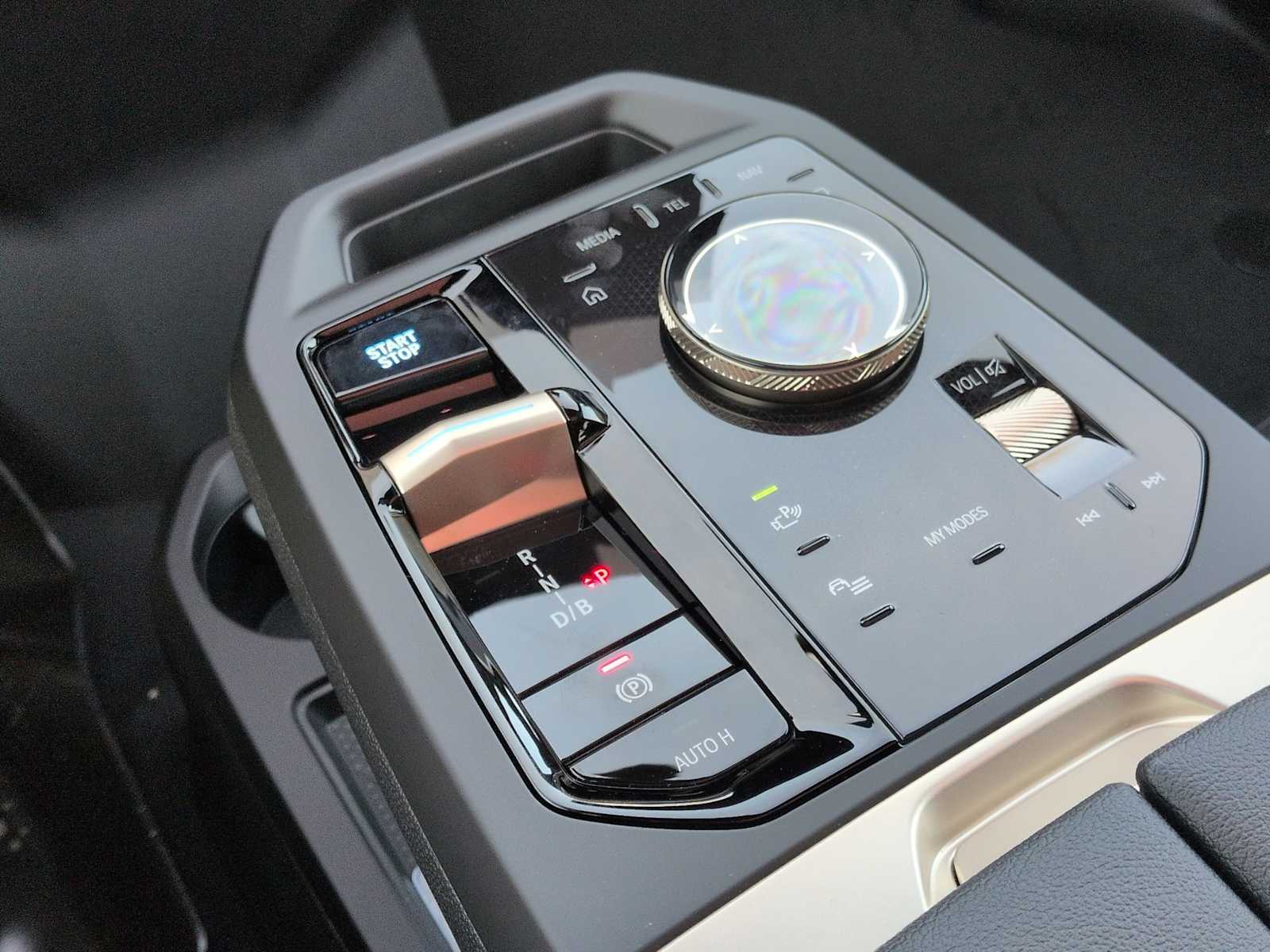 Thumbnail: 2026 BMW iX - 34