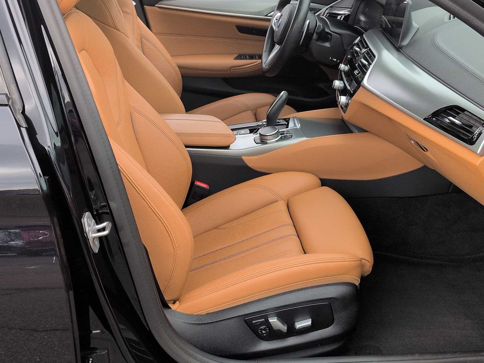 Thumbnail: 2020 BMW 5 Series - 24