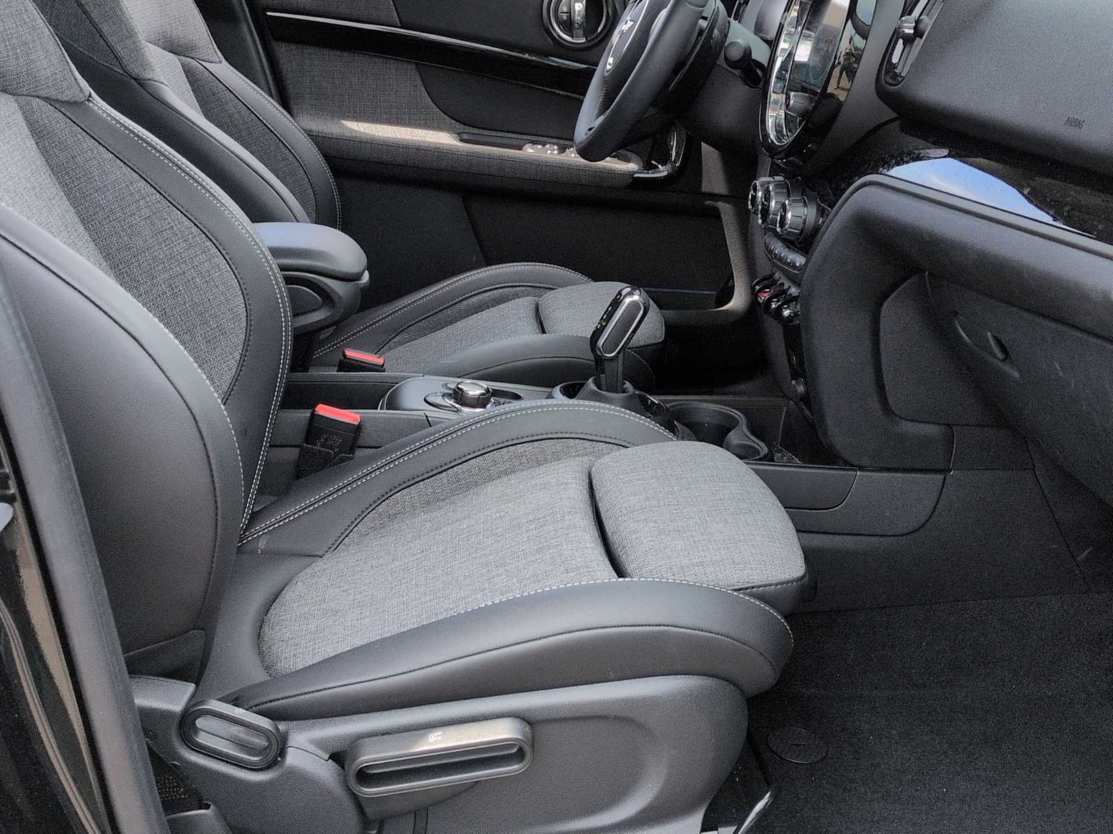 Thumbnail: 2023 MINI Cooper Countryman - 24