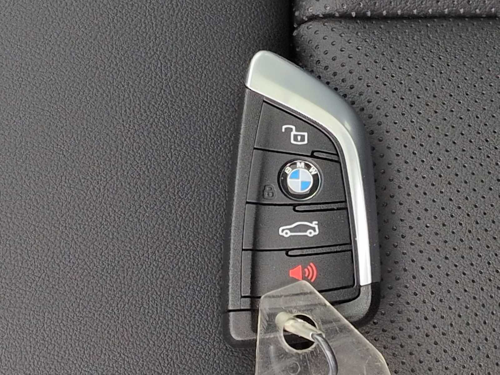 Thumbnail: 2026 BMW 3 Series - 38