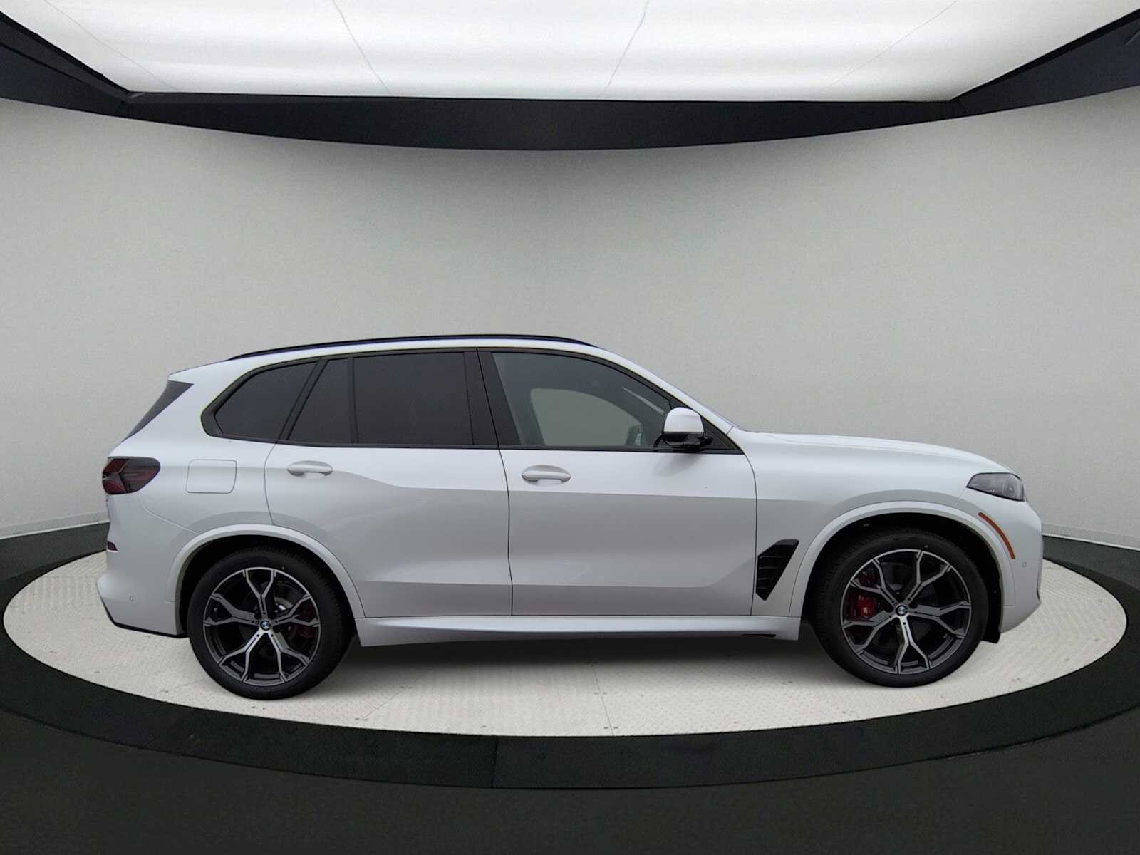 Thumbnail: 2026 BMW X5 - 9