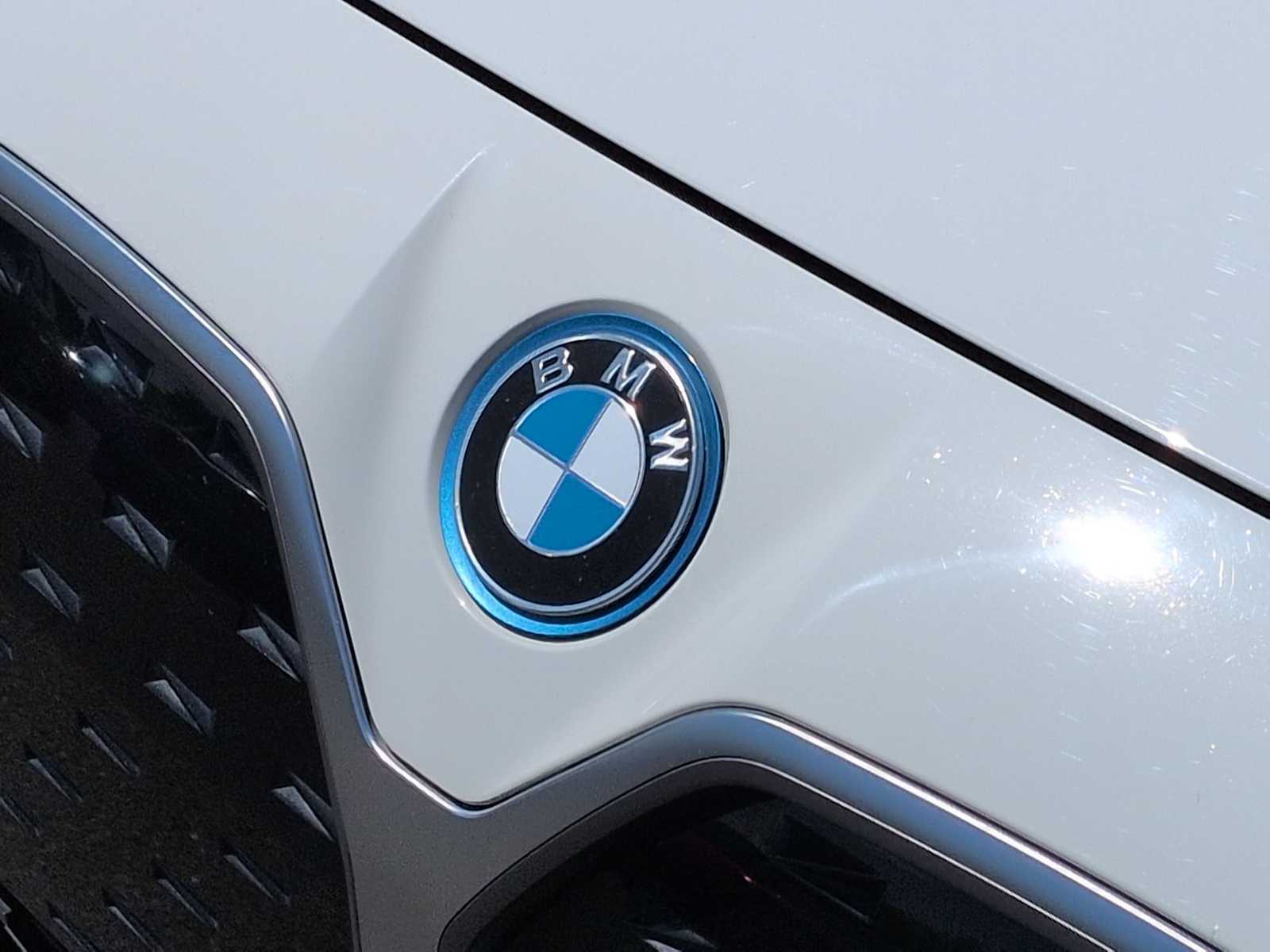Thumbnail: 2023 BMW i4 - 12